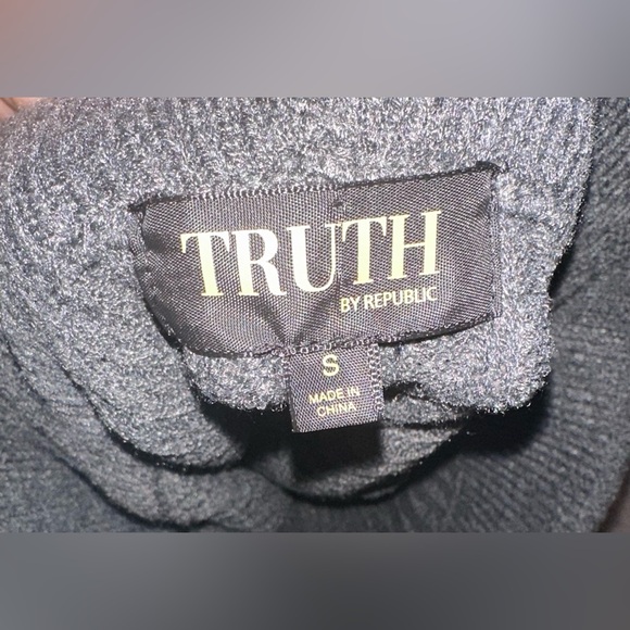 Ribbed Knit Skirt - Picture 4 of 4